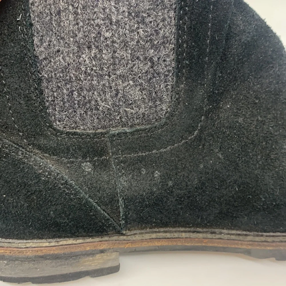 L.L. Bean *Flaw East Point Chelsea Suede Boot Black (8 1/2 Medium) Winter Snow